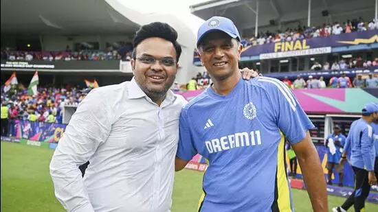 Rahul Dravid Declines Bonus Extra ₹2.5 Crore BCCI Bonus Support Staff Indian Cricket Team Head Coach Fairness Equality Rahul Dravid Principles Departing Head Coach Equal Share Support Staff Bowling Coach Paras Mhambrey Fielding Coach T Dilip Batting Coach Vikram Rathore BCCI Bonus