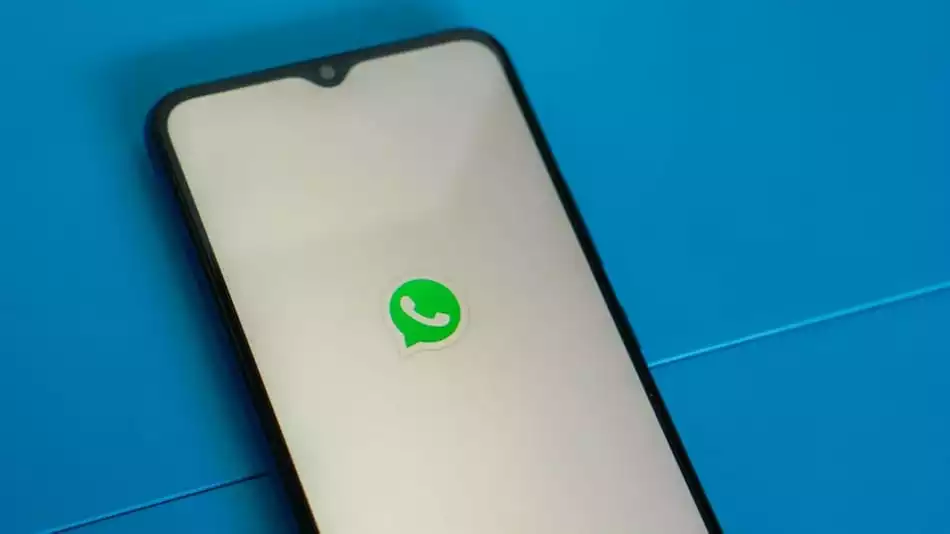 WhatsApp for Android testing live message translation feature Google's technology initial support English Hindi more languages future beta version WhatsApp for Android app 2.24.15.8 feature tracker on-device processing local data storage translation language packs direct chat interface