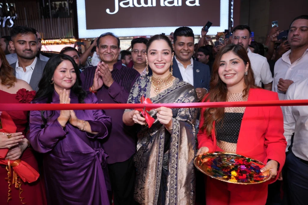 Kiara Jewellery Dubai jewellery store Meena Bazar Bollywood star Tamannaah Bhatia gold jewellery fine craftsmanship luxury jewellery shopping Dubai jewellery boutique gold jewellery collection elegant jewellery superior quality jewellery gold pieces timeless elegance jewellery enthusiasts exclusive deals bespoke discounts complimentary shipping priority delivery seamless return policy previews upcoming collections loyal customer offers personalized attention unmatched service accessible luxury refined alternative fine jewellery innate beauty women grace radiance exquisite craftsmanship jewellery shopping experience jewellery benefits discerning customers jewellery conno