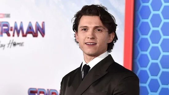 Headline: "Hugh Jackman and Sutton Foster’s Secret Romance Blossoms as They Stay Out of the Spotlight Amid Foster's Divorce" Revised News Article: Sutton Foster and Hugh Jackman have become inseparable following Foster’s recent split, sources have revealed. With Foster having filed for divorce from Ted Griffin, the famous screenwriter behind Ocean’s Eleven, after a decade of marriage, she and Jackman are now reportedly “madly in love” but are choosing to keep their budding romance private. Sources close to the pair shared with Page Six that they are committed to staying out of the public eye and “sneaking around” to spend quality time together away from any spotlight. The X-Men star showed his support by attending Foster’s latest performance in Once Upon a Mattress this August. Jackman and Foster originally met when they co-starred in the Broadway production of The Music Man, which saw a successful run from December 2021 to January 2023. Insider sources previously confirmed their deep connection, noting that the two are serious about building a future together. One source added that although they prefer to stay low-key, the depth of their relationship is "common knowledge" among those close to them. Jackman’s marriage of 27 years to Deborra-Lee Furness concluded in September 2023, a split they described as necessary for their personal growth journeys. Jackman has two children from his marriage, while Foster shares one child with Griffin. Meta Description: Sutton Foster and Hugh Jackman keep their romance private after Foster’s divorce from Ted Griffin, with the couple said to be deeply in love but committed to staying out of the spotlight. SEO Keywords: Hugh Jackman Sutton Foster romance Sutton Foster divorce Ted Griffin divorce Broadway couple celebrity couple news Hollywood relationship updates Hugh Jackman love life Sutton Foster love life