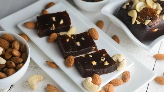 banana halwa healthy recipe nutritious dessert traditional Indian dessert ripe bananas date powder ghee cashews raisins elaichi powder festive season health-conscious lifestyle potassium dietary fiber vitamins C B6 natural sugars fructose antioxidants heart health digestive health weight loss insulin sensitivity easy banana halwa recipe Chef Sneha Singhi Upadhaya low-stress dessert water balance blood pressure regulation nutritious banana dessert festive treats healthy Indian sweets guilt-free desserts banana recipes for festivals healthy sweets ideas delicious healthy desserts banana nutrition healthy dessert recipes for celebrations