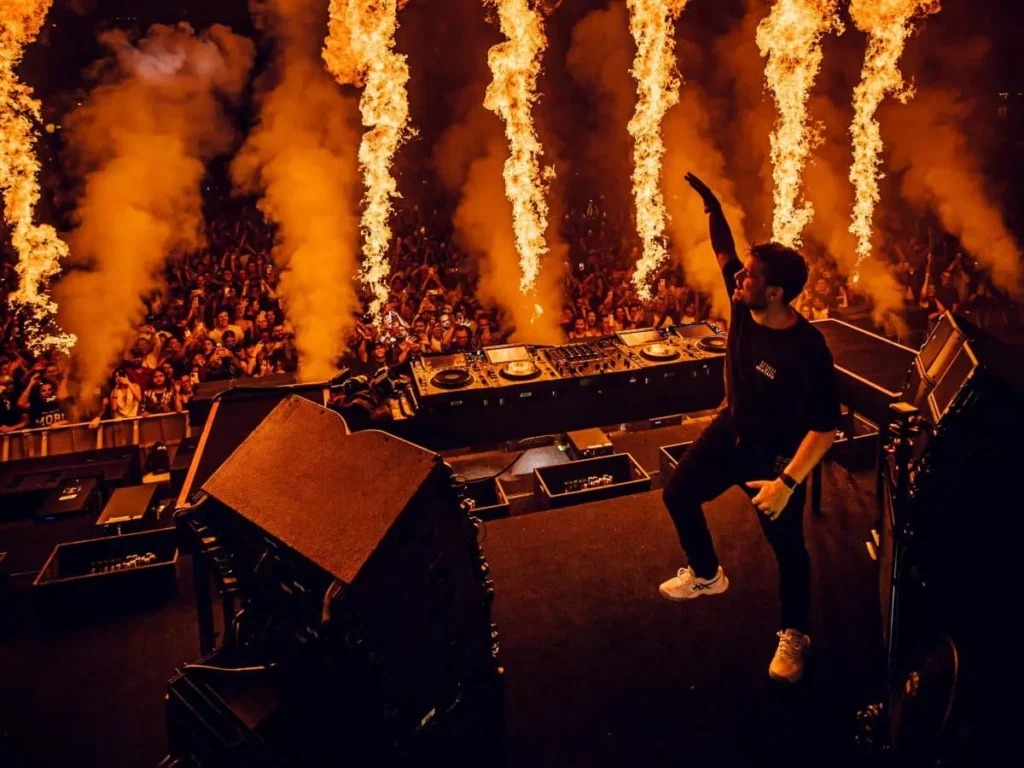 Martin Garrix live performance Dubai Atlantis The Palm DJ producer dance music EDM live show general admission VIP tickets backstage VIP tables staycation package Aquaventure World Lost Chambers Aquarium ATLANTIS LIVE music series Dubai skyline light fixtures speakers lasers