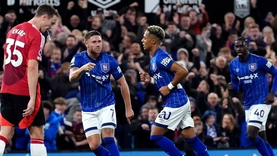 Manchester United Premier League Ruben Amorim debut draw Ipswich Marcus Rashford goal Omari Hutchinson equalizer Amad Diallo right wing-back Andre Onana saves unbeaten streak Kieran McKenna Ipswich manager Sporting Lisbon 3-