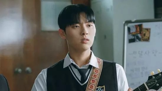 K-drama Choi Hyun Wook Instagram accidental exposure social media agency response figurine collection Twinkling Watermelon Twenty-Five Twenty-One Bearbrick figure internet buzz deleted post South Korean actor Gold Medalist Seol In Ah Kim Soo Hyun media reaction online controversy netizen reactions accidental reflection viral incident privacy internet behavior compassion respect social media discussions actor’s response agency statement young actor public reaction