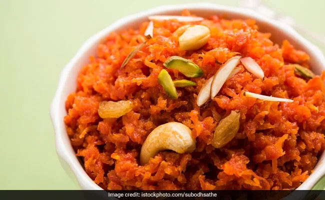 Gajar Ka Halwa recipe traditional Indian dessert how to make Gajar Ka Halwa easy Gajar Ka Halwa recipe winter dessert Punjabi Gajar Ka Halwa ingredients for Gajar Ka Halwa Gajar Ka Halwa with milk and sugar