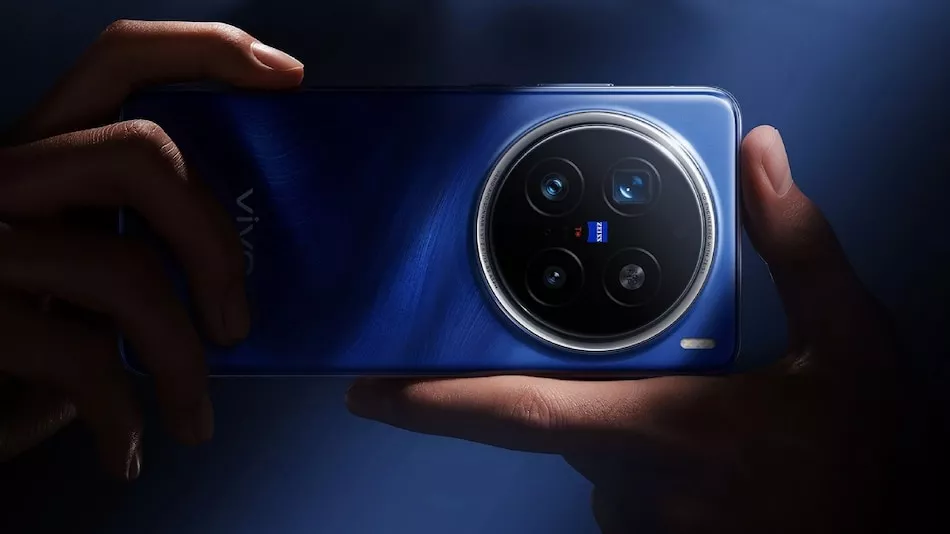 Vivo X200 series launch global Vivo X200 Pro Vivo X200 Pro Mini MediaTek Dimensity 9400 Android 15 OriginOS 5 Zeiss-backed camera 200-megapixel telephoto 90W fast charging 30W wireless charging 5,800mAh battery 6,000mAh battery 5,700mAh battery Vivo Malaysia November 22 Paras Guglani India launch price CNY 4,300 Rs 51,000 CNY 5,999 Rs 63,000 CNY 4,699 Rs 56,000