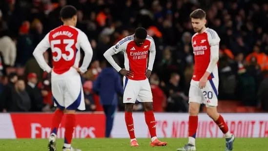 Premier League title race Arsenal Liverpool Fulham Everton match highlights missed opportunities Andy Robertson red card Diogo Jota equalizer Cody Gakpo Mohamed Salah assist Rodrigo Muniz goal Wolverhampton manager Gary O’Neil Ipswich Jack Taylor winner Ruud van
