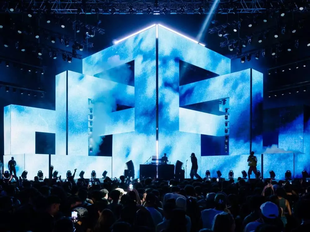 Experience the ultimate five-day music and culture festival at BRED Abu Dhabi 2025. Catch performances by Nas, PARTYNEXTDOOR, and Cairokee at Yas Marina Circuit from April 23-27. Get your tickets now!