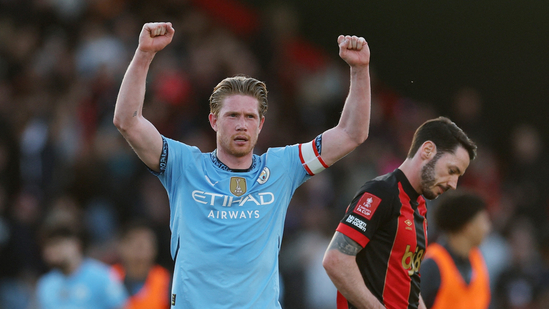 Kevin De Bruyne Manchester City news football player Premier League midfielder Champions League Manchester United Pep Guardiola transfer news 2025 football updates Belgian football star City vs United match EPL standings football retirement news player farewell goals assists City squad injury update upcoming matches football legends European football club updates football fixtures Manchester City schedule