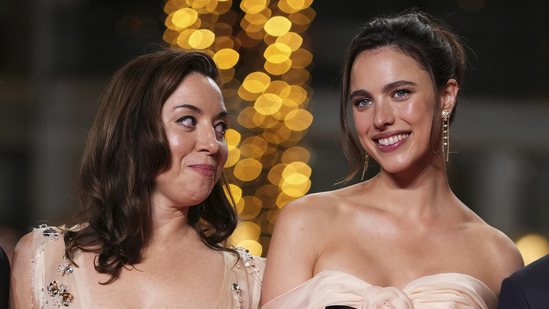 Margaret Qualley Aubrey Plaza Cannes 2025 Honey Don’t film premiere Cannes red carpet Aubrey Plaza Margaret Qualley video viral moment red carpet viral Cannes film festival highlights Honey Don’t cast red carpet moment Margaret Qualley Aubrey Plaza butt pat red carpet funny moment trending celebrity moments Cannes festival stars Margaret Qualley Jack Antonoff Aubrey Plaza Jeff Baena Margaret Qualley