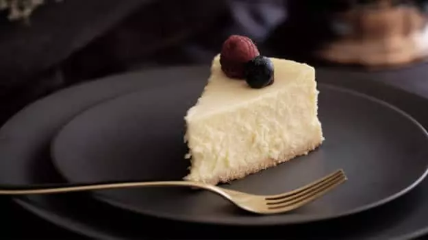 New York cheesecake recipe how to make cheesecake at home best cheesecake recipe creamy vanilla cheesecake easy dessert recipe biscuit base cheesecake homemade New York cheesecake step by step cheesecake baking recipe cheesecake ingredients cheesecake method cheesecake with sour cream oven baked cheesecake classic cheesecake recipe graham cracker crust cheesecake New York style dessert creamy dessert ideas dessert for parties cheesecake for two quick dessert cheesecake crust recipe homemade