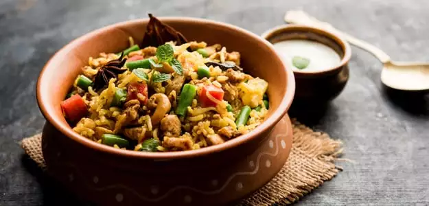 achaari paneer pulao recipe quick paneer rice recipe spicy paneer rice achar pulao recipe easy Indian rice dishes Indian vegetarian pulao one pot paneer meal tangy paneer rice lunchbox recipes with paneer pickle rice recipe achaari masala pulao paneer bell pepper rice curd rice with paneer paneer pulao for dinner Indian one pot meals paneer rice recipe step by step quick pulao ideas healthy vegetarian meals spicy paneer