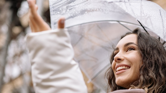 monsoon hair care hair products for monsoon frizzy hair treatment best shampoo for rainy season hair fall in monsoon anti frizz shampoo dry hair remedy hydrating shampoo conditioner for frizzy hair monsoon hair problems hair breakage prevention scalp care in humidity anti dandruff shampoo best conditioner for dry