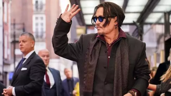 Johnny Depp Angelina Jolie dating rumours Hollywood celebrity gossip Depp Jolie relationship The Tourist movie Depp Angelina friendship Depp Angelina London meetups Depp Angelina Los Angeles meetups Brad Pitt Angelina divorce Johnny Depp Amber Heard Depp Jolie news Depp Jolie on screen chemistry Edward Scissorhands crush Johnny Depp news Angelina Jolie update Hollywood dating speculation secret Hollywood affairs celebrity couples 2025