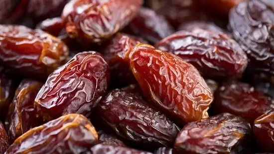 ways to eat dates benefits of eating dates daily dates for weight management healthy sugar alternatives fibre rich fruits iron rich foods natural sweeteners date recipes dietician tips for dates how many dates to eat daily healthy snack ideas clean eating with dates dates for energy boost dates for gut health dates in smoothies homemade energy balls date desserts stuffed dates healthy diet advice