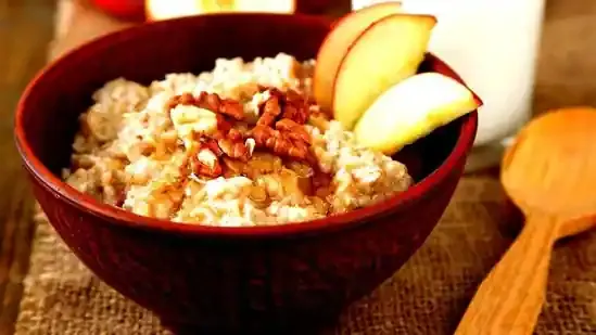 heart health morning routine cardiologist tips healthy heart habits deep breathing benefits hydration after waking best breakfast for heart oats with fruits heart friendly diet boiled eggs soaked nuts healthy fats avoid sugary cereals avoid fried snacks avoid processed bread morning exercise walking jogging yoga stretching dancing morning sunlight