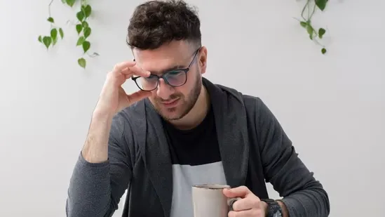 brain health brain damaging drinks drinks bad for brain neuroscientist brain advice brain health tips brain wellness cognitive health memory loss prevention drinks that cause memory loss alcohol brain damage soda brain damage tap water brain effects drinks to avoid for brain health drinks that harm memory drinks that harm sleep sugar and brain health sugar and memory loss inflammation and brain health Alzheimer’s disease risk gut health and brain health gut bacteria and brain memory and sleep health alcohol and