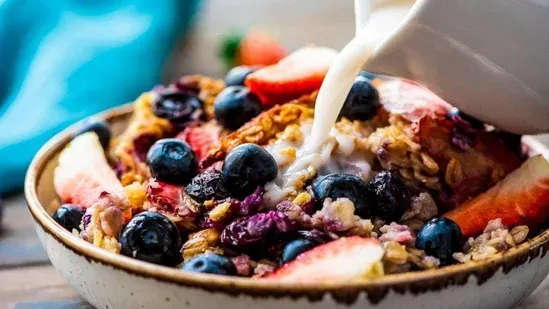 breakfast ideas for bloating low bloat breakfast foods healthy breakfast for digestion lactose free breakfast high protein breakfast for gut health gut friendly breakfast foods gastroenterologist breakfast tips greek yogurt breakfast ideas sourdough toast breakfast recipe chia seed breakfast benefits english muffin sandwich recipe healthy oatmeal breakfast no bloat breakfast recipes doctor recommended breakfast foods