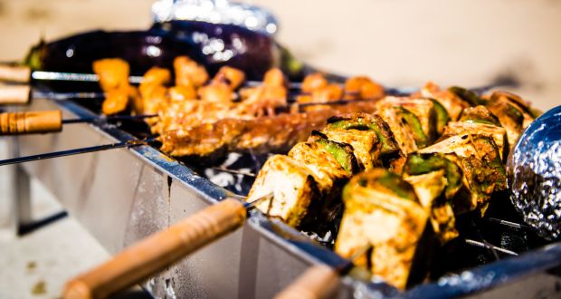 Paneer Methi Satay recipe healthy Indian recipe protein rich snacks low fat paneer Indian appetizers vegetarian recipes paneer skewers grilled paneer recipe easy paneer recipes Indian cuisine satay skewers bell peppers onions kasoori methi garam masala cumin powder chili powder coriander paste ginger garlic paste Bengal gram flour yogurt marinade recipe mint coriander chutney healthy satay recipe Indian vegetarian dishes