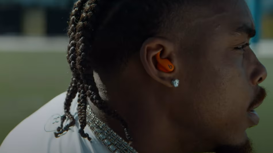 Apple Powerbeats Fit Powerbeats Fit earbuds Beats Fit Pro design Beats Powerbeats 2025 Beats Fit earbuds Apple TWS earbuds Powerbeats Fit launch date Powerbeats Fit teaser Apple Awe Dropping event 2025 Powerbeats Fit global launch Powerbeats Fit India price Powerbeats Fit features Powerbeats Fit battery life Powerbeats Fit ANC Powerbeats Fit heart rate monitor Powerbeats Fit water resistance Powerbeats Fit sweat resistance Powerbeats Fit wireless charging Powerbeats Fit USB C charging Powerbeats Fit Qi charging