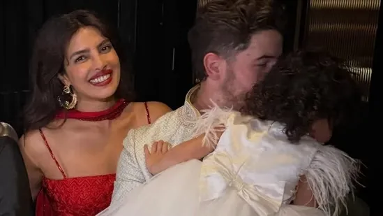 Priyanka Chopra Nick Jonas Malti Marie Chopra Jonas Florida concert Jonas Brothers tour I love you sign language Priyanka Chopra viral video Priyanka Chopra funny moment Malti Jonas adorable video Priyanka Chopra daughter Nick Jonas performance Priyanka Chopra Malti moment Priyanka Chopra family Nick Jonas Florida show Jonas Brothers live tour Citadel season two Priyanka Chopra SS Rajamouli GlobeTrotter Priyanka Karl Urban The Bluff Heads of State Priyanka Chopra John Cena Idris Elba Priyanka Chopra Mahesh Babu Priyanka Chopra Instagram photos Priyanka Chopra wedding Rajasthan Priyanka Chopra Nick Jonas marriage