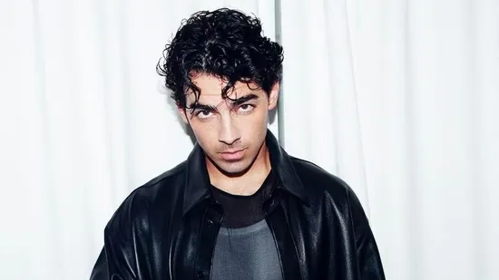 Jonas Brothers Christmas movie Joe Jonas dating jokes Disney Plus holiday film Joe Jonas romance storyline Jonas Brothers new release festive movie 2025 holiday comedy Joe Nick Kevin Jonas movie plot Joe Jonas breakup references Joe Jonas Lucy character Chloe Bennet role Disney Plus new content Jonas Brothers sibling drama Joe Jonas public relationships holiday adventure film Jonas Brothers London to New York story Joe Jonas humor moments Christmas entertainment 2025 Jonas Brothers Santa storyline Jesse Tyler Ferguson role new festive release Joe Jonas womanizer label movie emotional scenes Jonas Brothers reconciliation scene holiday movie highlights Joe Jonas wolves scene Jonas Brothers cinematic release