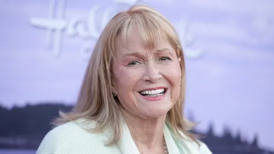 Diane Ladd Hollywood actress dies at 89 Diane Ladd death news Oscar nominated actress Diane Ladd career Laura Dern mother Diane Ladd biography Diane Ladd net worth Hollywood legend veteran actress film career highlights Alice Does not Live Here Anymore Wild at Heart Rambling Rose Chinatown Primary Colors Christmas Vacation Enlightened Touched by an Angel Hollywood celebrity news actress legacy American film icon famous movie star Diane Ladd family Bruce Dern Laura Dern tribute classic movies Hollywood history