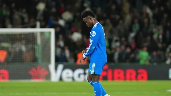 Vinicius Jr Real Madrid contract news Xabi Alonso tension Vinicius renewal update Madrid dressing room issues La Liga star future uncertainty Real Madrid winger dispute football contract delay Madrid coach player conflict El Clasico reaction Vinicius playing time issue Santiago Bernabeu update Madrid transfer rumours Vinicius exit speculation football breaking news sports update Brazil forward Madrid squad rotation Real Madrid project concerns Vinicius wage demand football headlines Madrid crisis report Vinicius contract standoff