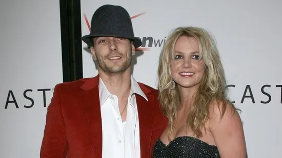 Britney Spears social media disappearance Britney Spears deletes Instagram Britney Spears emotional posts Britney Spears sons Sean Preston Jayden James Britney Spears Kevin Federline memoir Britney Spears wellbeing concerns Britney Spears conservatorship aftermath pop star news celebrity mental health update Britney Spears rehab struggles Britney Spears injuries video viral celebrity concern Hollywood news trending