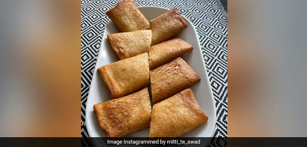 tawa bread rolls healthy bread rolls Indian snack recipe potato bread rolls veg snack easy snack recipe bread roll on tawa non fried bread rolls tea time snacks evening snacks kids snacks home cooking Indian street food snacks bread roll recipe simple recipes party snacks vegetarian rolls crispy bread rolls stuffed bread rolls potato stuffing carrots beans onions cornflour slurry shallow fry bread rolls quick snacks budget snacks cooking at home family snacks tasty rolls