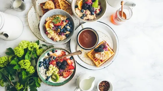 skip breakfast study breakfast research adult brain function fasting effects cognitive health short term fasting research findings Psychological Bulletin memory performance attention span breakfast myth new dietary research brain fuel glucose ketones stored fats nutrition science adult metabolism focus levels intermittent fasting morning meal health news brain activity study on skipping meals scientific data cognitive