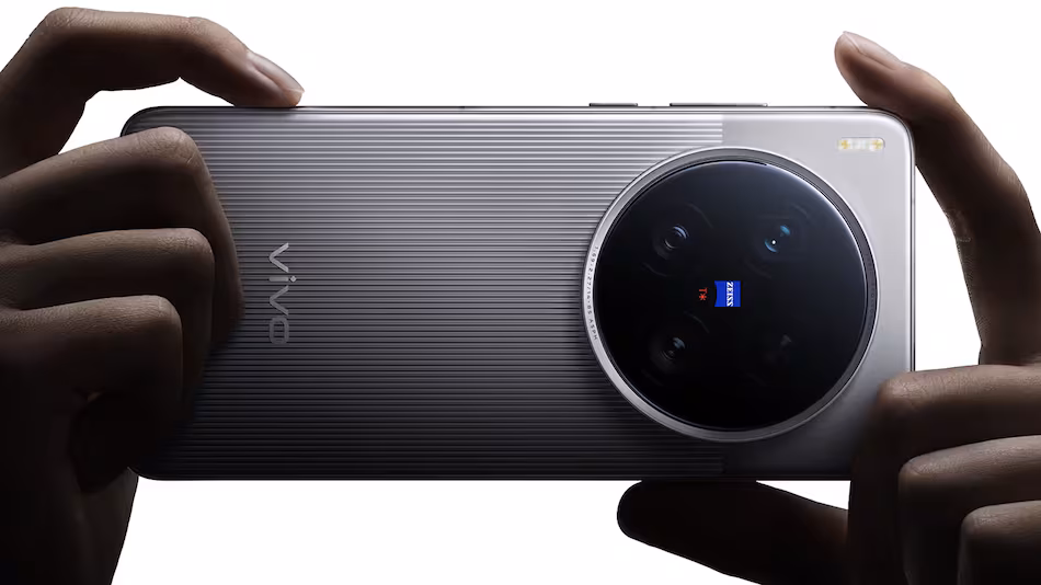 Vivo X300 Ultra Snapdragon 8 Elite Gen 5 Vivo flagship phone upcoming Vivo smartphone premium Android phone Vivo X300 series dual 200MP cameras best camera phones 2026 smartphone leaks mobile technology news high end smartphones Vivo launch rumours 2K display smartphones AMOLED flagship vivo phone specs Vivo new model release date performance smartphone photography phone periscope zoom camera