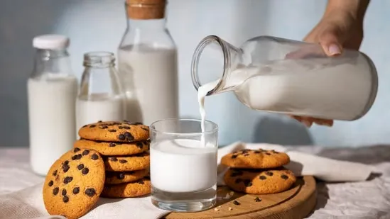 A1 milk A2 milk air pollution gut health digestion tips gastroenterologist advice milk protein sensitivity BCM7 peptide pollution season diet healthy milk choice A2 milk benefits A1 milk issues digestive discomfort bloating solutions stomach friendly milk best milk for kids pollution impact on digestion Indian pollution health tips dairy nutrition milk alternatives milk comparison urban health digestive wellness Indian diet choices air quality effects safe milk for families lactose sensitivity milk protein types health guidance