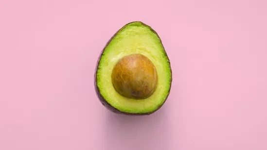 avocado oil benefits avocado oil cholesterol avocado oil inflammation avocado oil heart health monounsaturated fats healthy cooking oils antioxidant rich oil avocado oil nutrition avocado oil review 2025 heart friendly oils LDL reduction natural anti inflammatory foods avocado oil compounds oleic acid phytosterols carotenoids chlorophylls healthy fats plant based oils high heat cooking oil avocado oil skincare