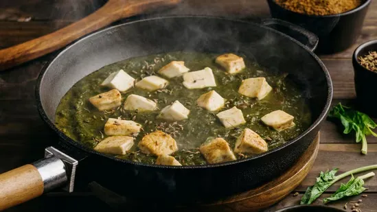 low calorie palak paneer healthy palak paneer recipe winter recipes Indian food homemade palak paneer protein rich paneer dish iron rich spinach recipe healthy Indian curry low fat paneer recipe restaurant style palak paneer creamy palak paneer without cream weight loss Indian recipes high protein vegetarian food spinach paneer curry healthy dinner ideas winter comfort food Indian vegetarian recipes palak paneer at home easy palak paneer recipe nutritious Indian food paneer recipes for winter healthy spinach recipes