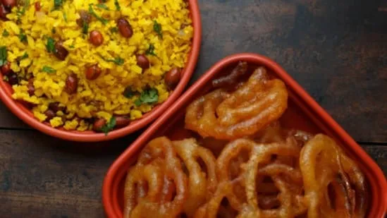 poha recipe healthy poha breakfast easy poha steps quick Indian breakfast flattened rice recipe light breakfast idea nutritious morning meal traditional poha dish Maharashtrian kanda poha Indori poha Gujarat style poha simple homemade poha poha ingredients poha step by step soft poha method Indian vegetarian breakfast kids friendly breakfast high energy breakfast fibre rich breakfast protein poha peas poha peanuts