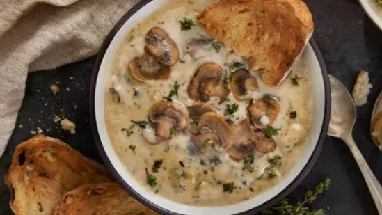 homemade mushroom soup healthy mushroom soup winter soup recipe low calorie soup protein rich soup mushroom nutrition winter meals easy soup recipe plant based protein immunity boosting foods healthy winter diet Indian soup recipe mushroom benefits simple homemade soup light dinner ideas nutritious soup winter comfort food mushroom broth recipe vegetarian soup recipe healthy eating winter wellness warm