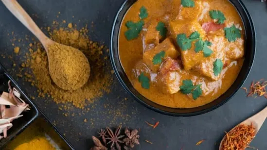 Gujarati chicken curry recipe spicy Indian chicken curry homemade chicken curry Indian Gujarati food Indian curry recipes chicken stock curry healthy chicken curry Indian regional cuisine western India recipes easy Indian chicken recipe spicy curry at home authentic Gujarati recipe tangy chicken curry coriander chicken curry green chilli chicken curry Indian gravy chicken curry without cream traditional Indian curry Indian