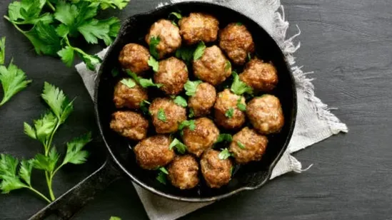 healthy chicken balls recipe winter snack protein packed chicken snack light chicken appetiser healthy evening snack chicken protein bites low fat chicken recipe air fryer chicken balls lean chicken recipe winter healthy food high protein snacks chicken starters