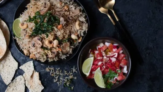 mushroom pulav recipe south indian mushroom pulav one pot rice dish easy mushroom rice healthy rice recipes indian vegetarian meal everyday lunch recipe simple pulav recipe mushroom rice indian style quick dinner ideas south indian food homemade mushroom pulav basmati rice recipe mild spice rice dish