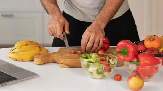 fitness diet plan lean body routine personal menu method simple eating strategy year round lean physique calorie awareness fat loss routine high protein meals flexible diet approach healthy meal structure fitness coach advice sustainable diet method easy meal planning weight management guide beginner friendly diet plan no calorie tracking eating habits for fat loss balanced meals daily calorie target structured eating