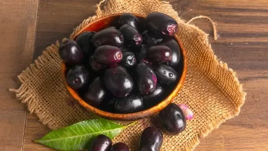 jamun seed powder chia seeds cravings control fullness support healthy eating blood sugar balance natural appetite control weight management fibre rich foods traditional Indian remedies chia seed benefits jamun seed benefits mindful eating reduce snacking healthy digestion soaked chia seeds jamun powder uses