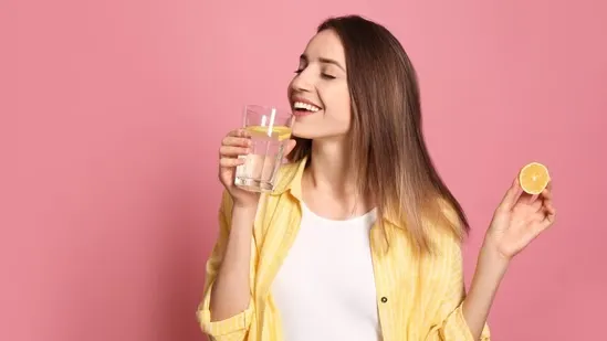 morning weight loss tips belly fat reduction habits natural fat burning routine healthy morning metabolism boost daily wellness habits morning sunlight benefits warm lemon water benefits hydration for weight loss morning exercise routine fat oxidation improvement healthy breakfast ideas protein rich breakfast fiber rich