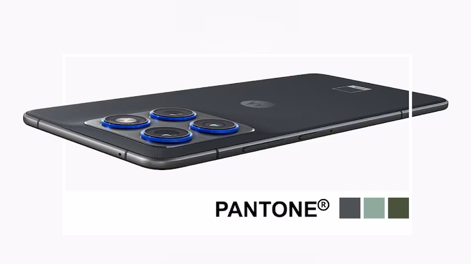 Moto X70 Air Pro launch China Motorola Edge 70 Pro specs AI triple camera periscope telephoto camera Snapdragon 7+ Gen 5 chipset Snapdragon 8 Gen 5 rumors 90W fast charging larger battery release date January 2026 Geekbench listing Motorola flagship smartphone slim design iPhone Air competitor global release availability pricing AI photography mobile technology mobile news Android phone performance