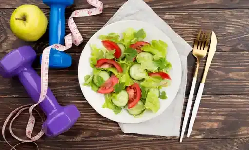 weight loss tips dinner plate method eat fewer calories balanced diet fibre rich meals healthy digestion calorie deficit plan pre meal salad portion control low fat yoghurt gut health hydration metabolism control weight naturally gastroenterologist advice healthy eating habits vegetables lentils roti rice balance Indian diet weight management without dieting reduce calorie intake smart eating plan healthy dinner ideas whole