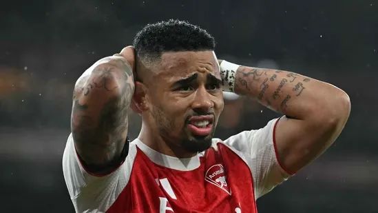 Arsenal Liverpool Premier League Arsenal vs Liverpool Arsenal draw Liverpool draw Emirates Stadium Premier League title race Arsenal top of table Liverpool top four Arsenal points lead Manchester City gap Arsenal title hopes Premier League news football match report Arsenal home record Liverpool unbeaten run