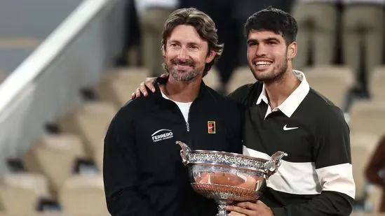 Carlos Alcaraz Juan Carlos Ferrero coaching split Yevgeny Kafelnikov tennis news ATP world number one Alcaraz coach controversy tennis coaching change 2026 season Alcaraz father dispute Grand Slam champion Spanish tennis star Australian Open 2026 Jannik Sinner rivalry tennis coaching issues ATP tour news Carlos