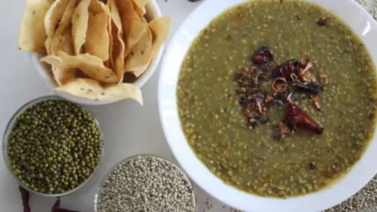 whole green moong dal digestion benefits green moong vs yellow dal winter diet lentils digestion fibre rich dal sabut moong health benefits green moong dal for gut health winter friendly dal Indian lentils for digestion whole moong dal nutrition green moong