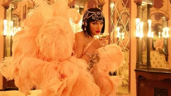 Taylor Swift generosity Taylor Swift Christmas tip Arrowhead Stadium staff Taylor Swift kindness Travis Kelce Taylor Swift news celebrity generosity Christmas Day gesture Taylor Swift viral story stadium employee emotional Taylor Swift fans pop star kindness celebrity holiday news Taylor Swift good deeds Taylor Swift tipping story Kansas City Chiefs stadium