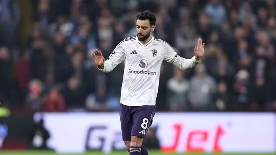 Manchester United Bruno Fernandes transfer news January transfer window Saudi Pro League interest Bruno Fernandes sale Manchester United captain Old Trafford transfer rumours Premier League midfielders football transfer updates Manchester United finances